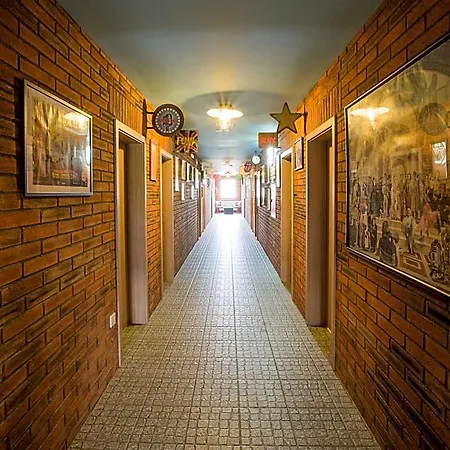 Hotel Retro Garage 3*