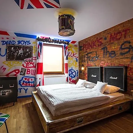 Hotel Retro Garage 3*
