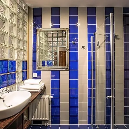 Hotel Retro Garage Ostrava