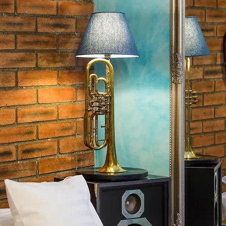 Hotel Retro Garage