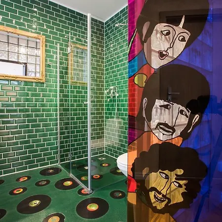 Hotel Retro Garage