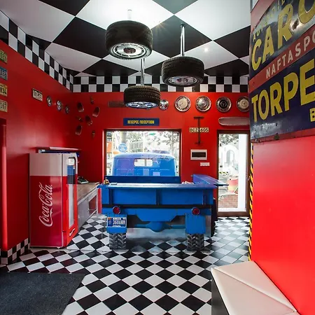 ホテル Retro Garage