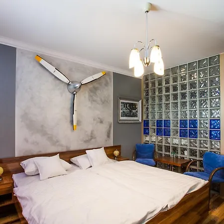 Hotel Retro Garage Ostrava
