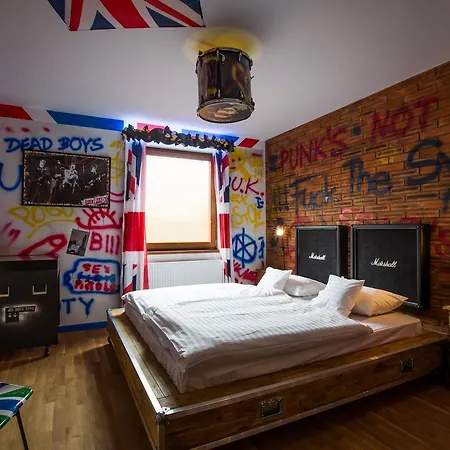 Hotel Retro Garage