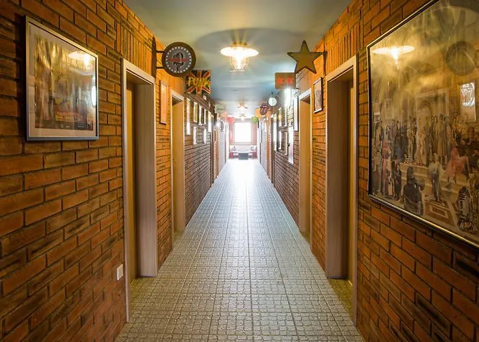 Retro Garage 3*