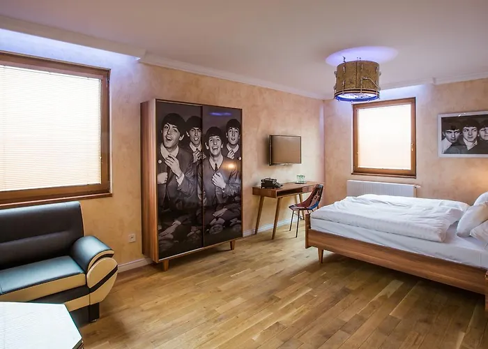 Retro Garage Hotell
