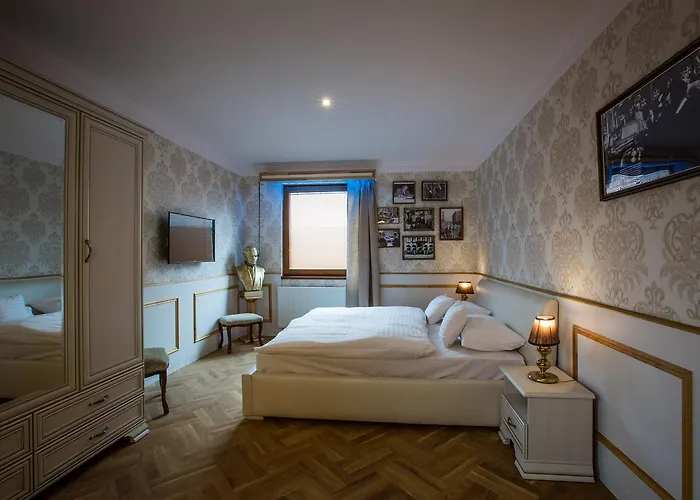 Retro Garage Hotell 3*
